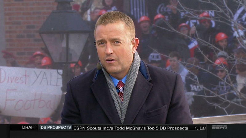 Illustration for article titled "Yale Cites Wikipedia": Your College GameDay Sign Roundup